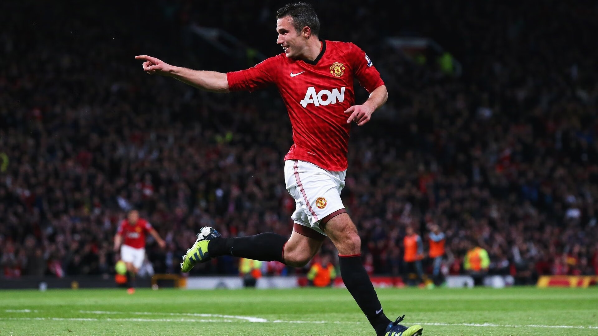 败北引发热议！，莱万多夫斯基在MAD比赛中出色发挥全场沸腾不已